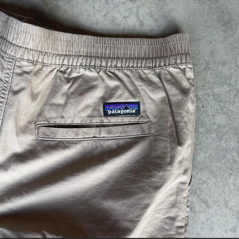 Patagonia Men's khaki Shorts